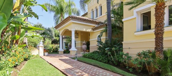 5 bedrooms Villa in El Paraiso, Spain No. 2917 15