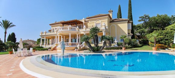 5 bedrooms Villa in El Paraiso, Spain No. 2917 2
