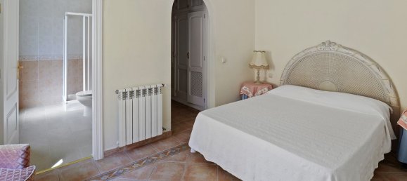 5 bedrooms Villa in El Paraiso, Spain No. 2917 23