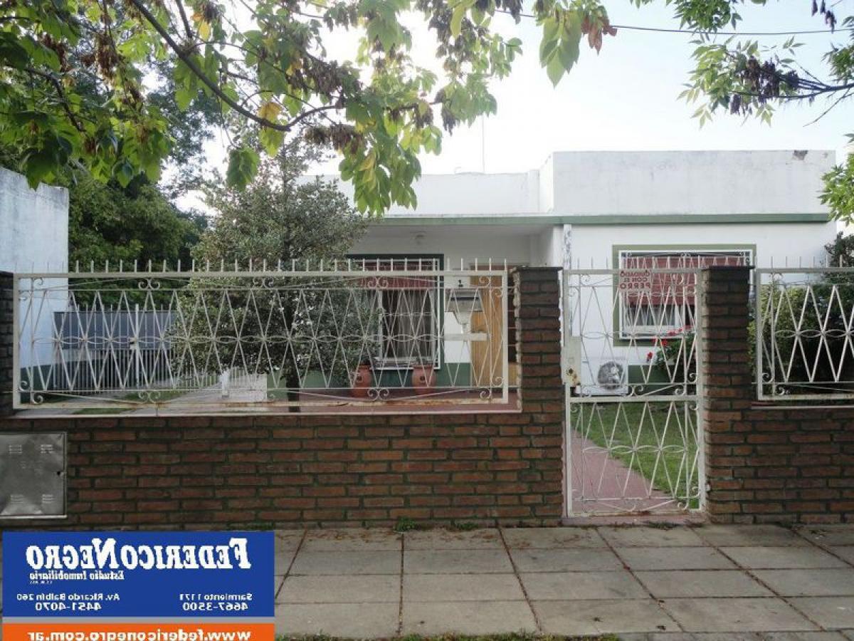 2 bedrooms House in Jose C. Paz, Argentina No. 82295