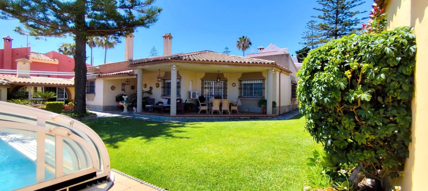 5 غرف نوم منزل في Cadiz, Spain رقم 216875