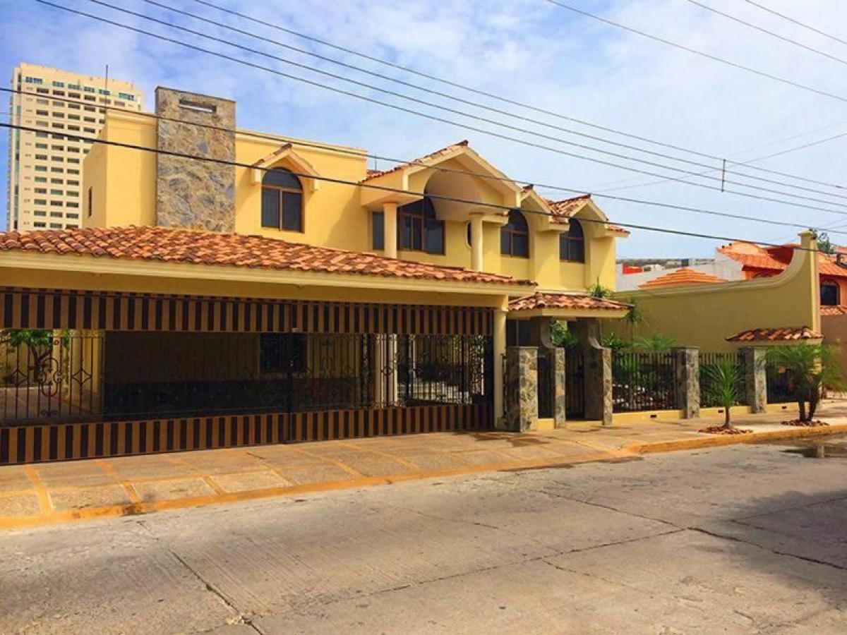 4 bedrooms House in Sinaloa, Mexico No. 187514