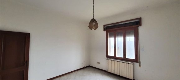 4 rooms House in Rovigo, Italy No. 103514 10