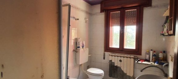 4 rooms House in Rovigo, Italy No. 103514 8