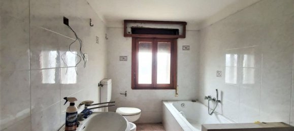 4 rooms House in Rovigo, Italy No. 103514 17