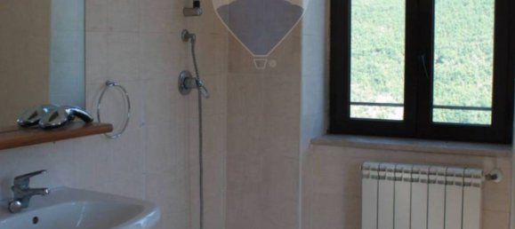 14 rooms House in Castel San Vincenzo, Italy No. 62465 11