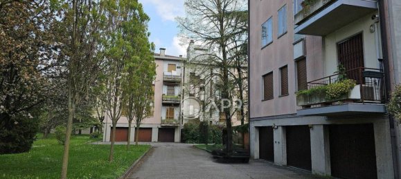 2 bedrooms Apartment in Padua, Italy No. 61093 2