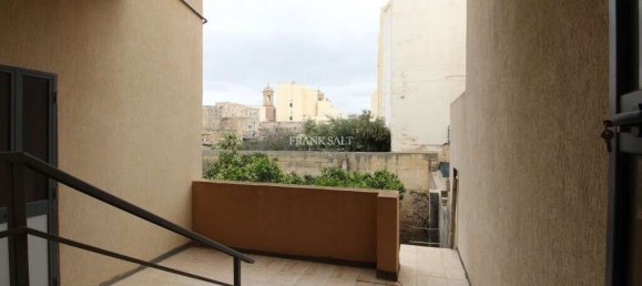 Квартира с 3 спальнями в Кренди, Мальта № 7028 38