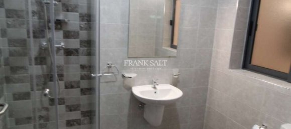 Квартира с 3 спальнями в Кренди, Мальта № 7028 37