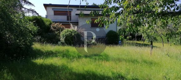 4 Schlafzimmer Grundstück in Verrieres-le-Buisson, France, Nr. 174006 4