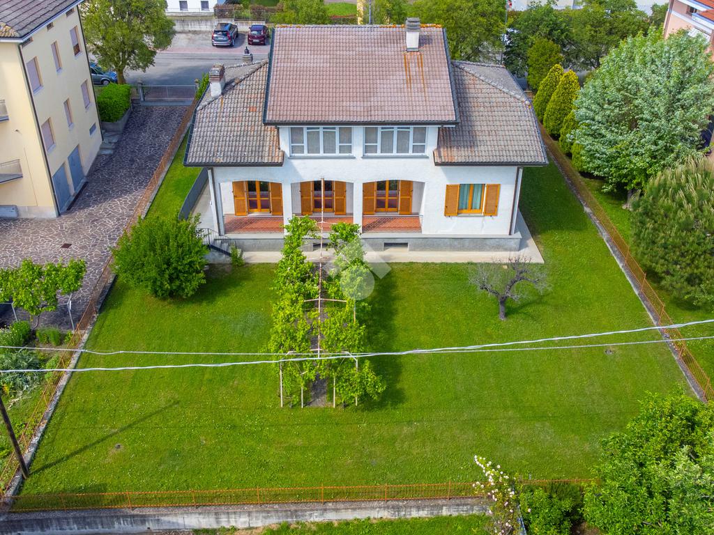 5 bedrooms Villa in Varano de' Melegari, Italy No. 206500