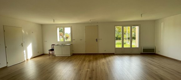 2 bedrooms Apartment in Saint-Jean-de-Braye, France No. 52176 2