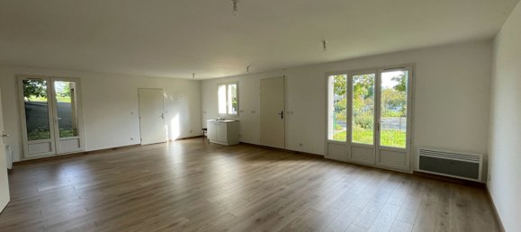 2 bedrooms Apartment in Saint-Jean-de-Braye, France No. 52176 3