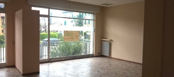 1غرفة عقار تجاري في Fara Gera d'Adda, Italy رقم 89435 11
