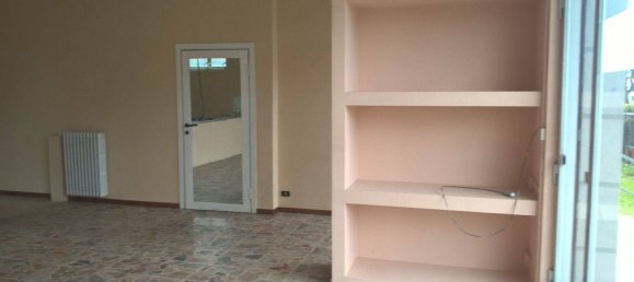 1غرفة عقار تجاري في Fara Gera d'Adda, Italy رقم 89435 20