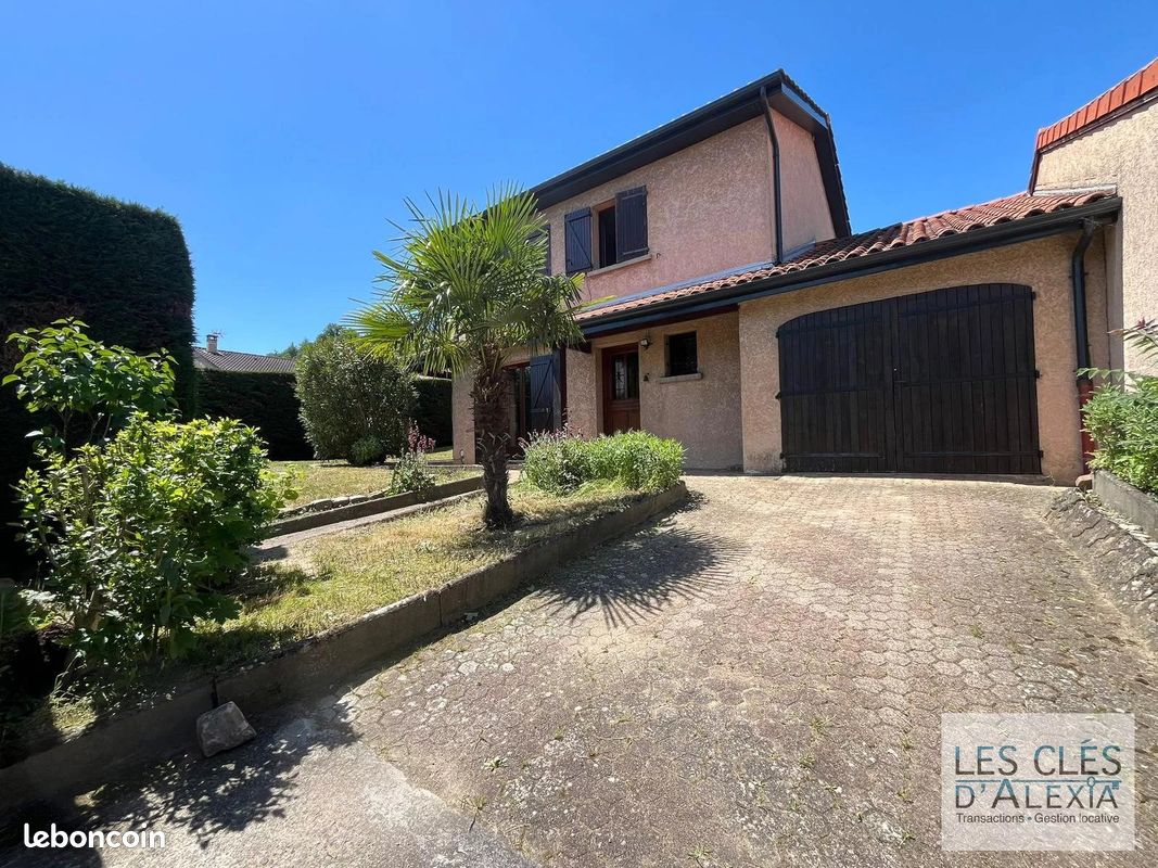 3 bedrooms House in Rhone, France No. 339264