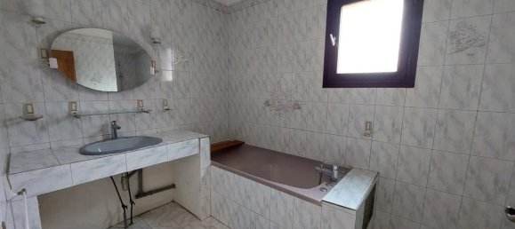 3 bedrooms House in Rhone, France No. 339264 10