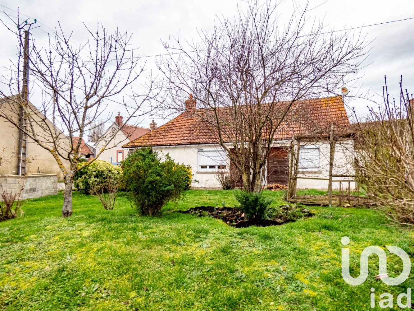 Casa de 4 dormitorios en Chapelon, France No. 68766