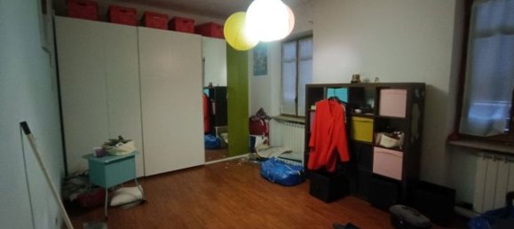 3-salle Appartement à Alba, Italy No. 117681 2