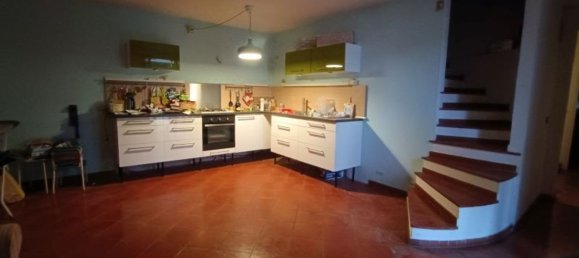 3-salle Appartement à Alba, Italy No. 117681 7