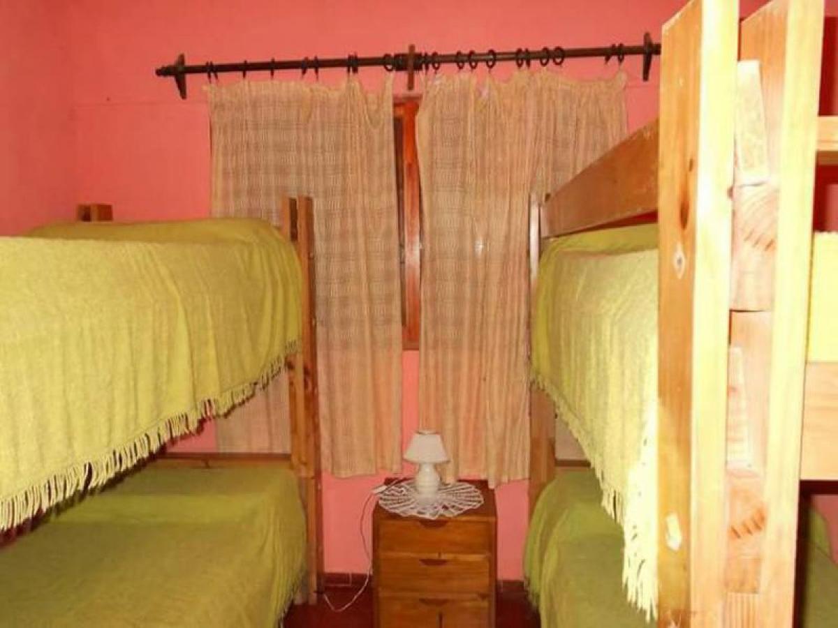 3 bedrooms House in Mar del Plata, Argentina No. 70102