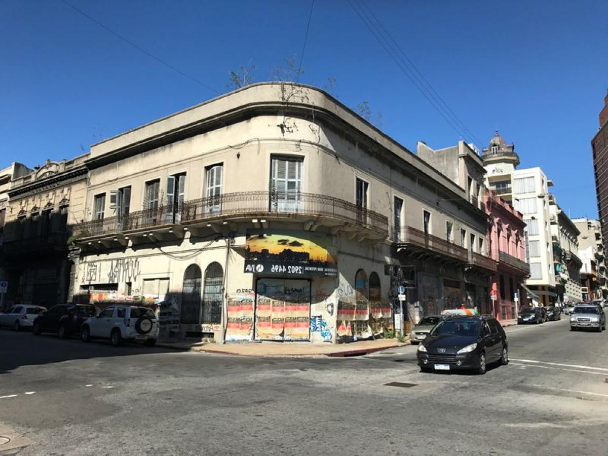 508m² Commercial property in Montevideo, Uruguay No. 13540