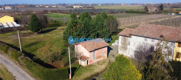 Дом с 14 комнатами в Карпи, Италия № 67554 9