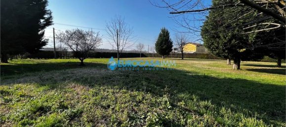 Дом с 14 комнатами в Карпи, Италия № 67554 8