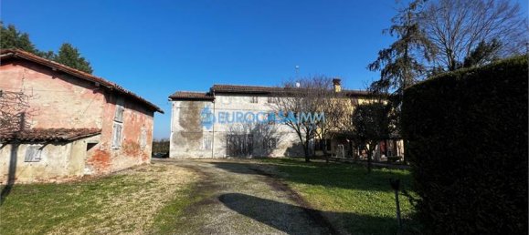 Дом с 14 комнатами в Карпи, Италия № 67554 2