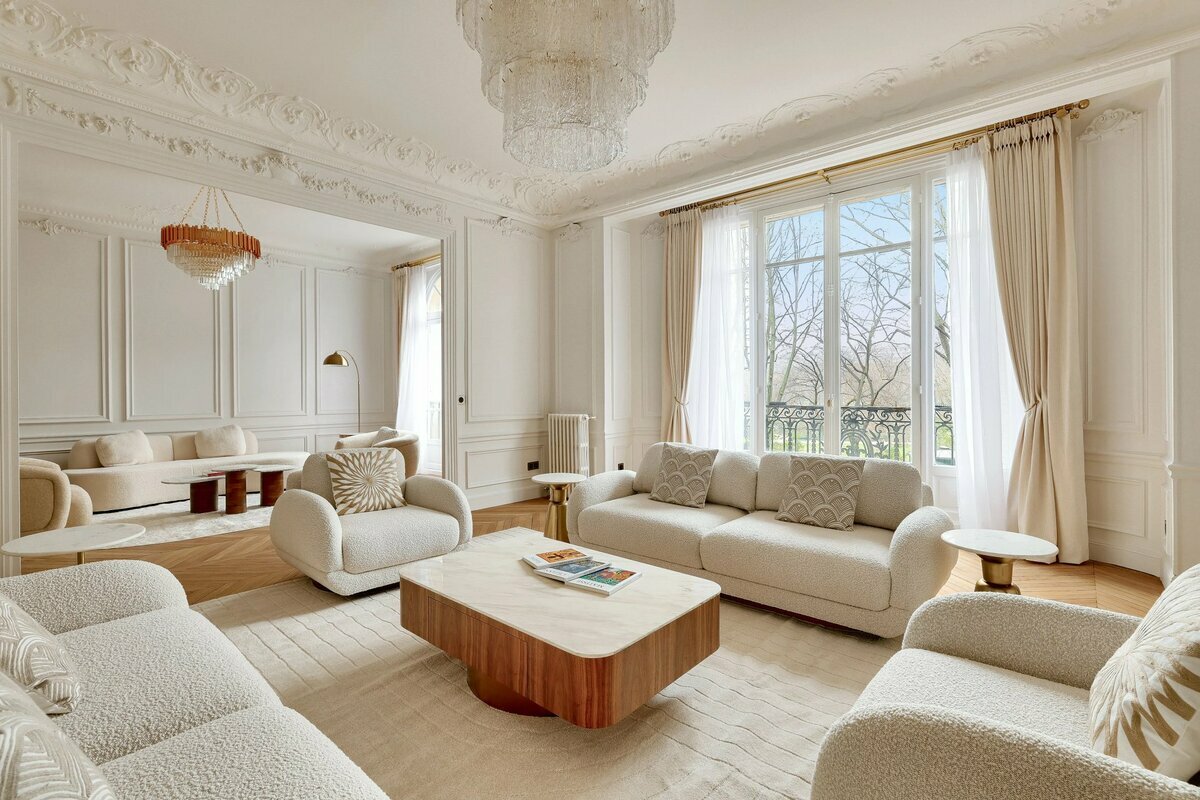 3 bedrooms Villa in Paris, France No. 134934