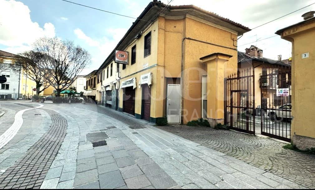 3 rooms Apartment in Cernusco sul Naviglio, Italy No. 13176