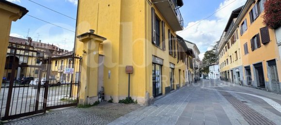 3 rooms Apartment in Cernusco sul Naviglio, Italy No. 13176 2