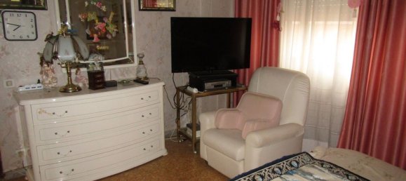 4-salle Appartement à Carrara, Italy No. 47590 19