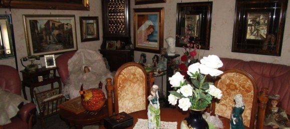 4-salle Appartement à Carrara, Italy No. 47590 13