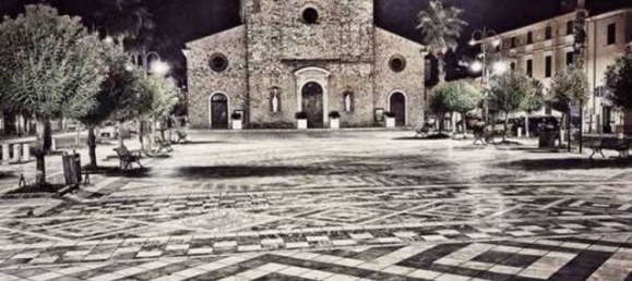 4-salle Appartement à Carrara, Italy No. 47590 2