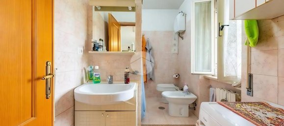 Квартира с 2 комнатами в Рим, Италия № 64553 4