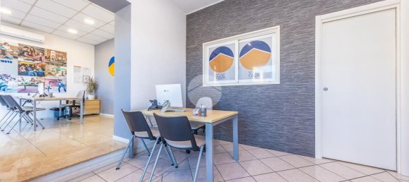 Квартира с 2 комнатами в Рим, Италия № 64553 24