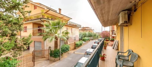 Квартира с 2 комнатами в Рим, Италия № 64553 3