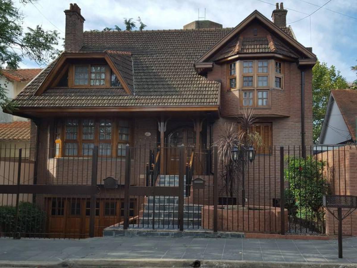 4 bedrooms House in Quilmes, Argentina No. 51690