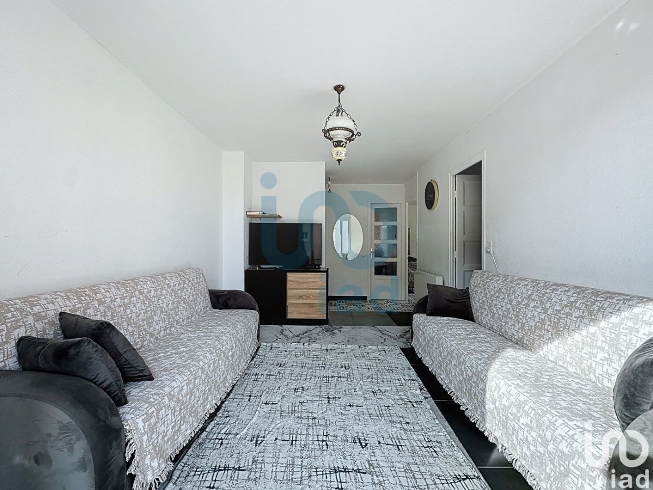 Apartamento de 2 dormitorios en Annecy, France No. 195480