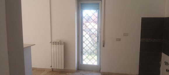 Квартира с 4 спальнями в Фьюмичино, Италия № 335183 8