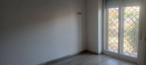 Квартира с 4 спальнями в Фьюмичино, Италия № 335183 13