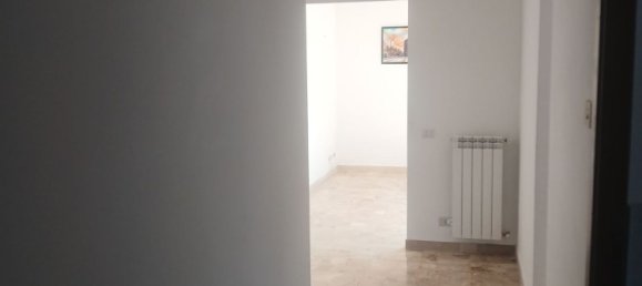 Квартира с 4 спальнями в Фьюмичино, Италия № 335183 11