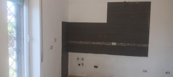 Квартира с 4 спальнями в Фьюмичино, Италия № 335183 9