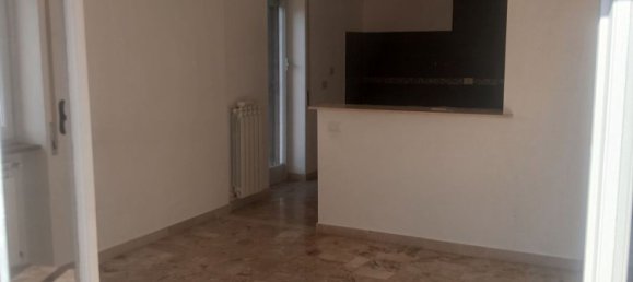 Квартира с 4 спальнями в Фьюмичино, Италия № 335183 10