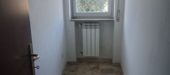 Квартира с 4 спальнями в Фьюмичино, Италия № 335183 18