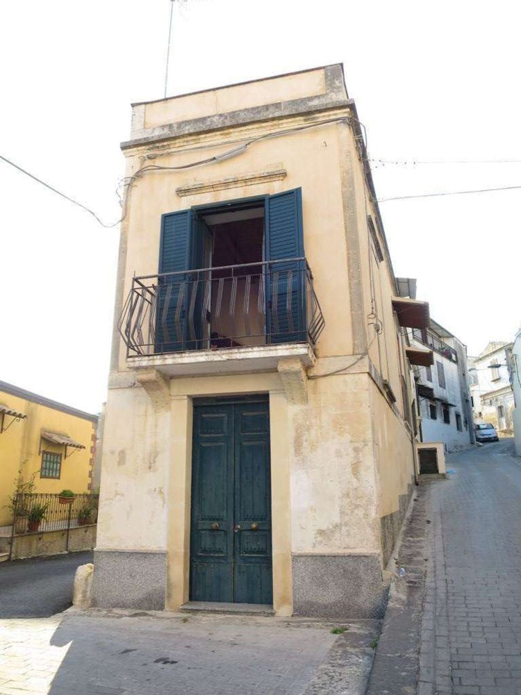 7 bedrooms House in Noto, Italy No. 381265