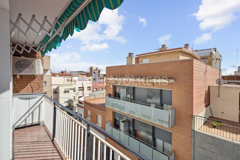 Apartamento de 3 dormitorios en L'Hospitalet de Llobregat, Spain No. 171353