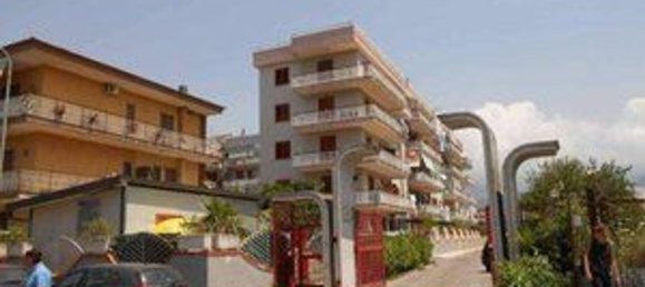 Квартира с 3 спальнями в Кастелламмаре ди Стабия, Италия № 327438 19