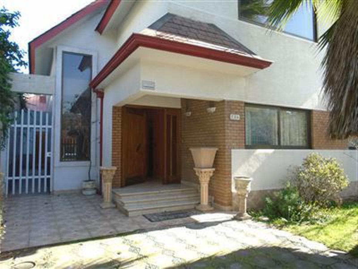 4 bedrooms House in Santiago, Chile No. 3695